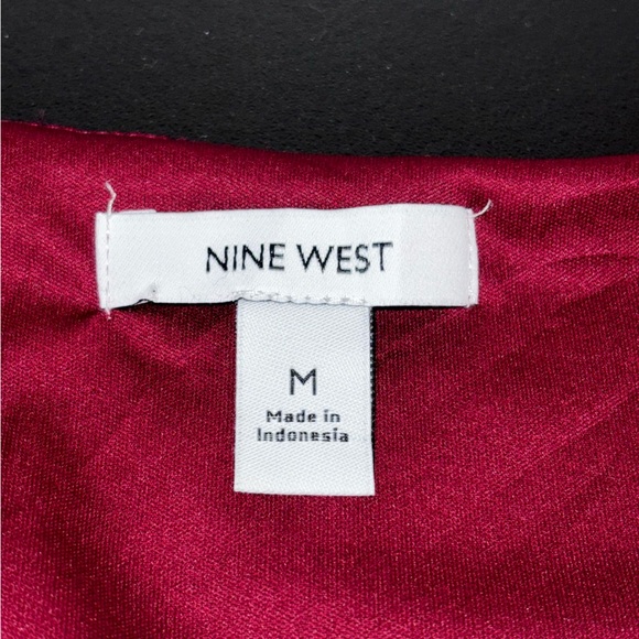 Nine West Blouse Women’s Medium Wine Maroon Lined Button Up Ruffle Flowy Dressy - Picture 2 of 10